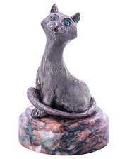  Серебряная статуэтка Кошка с изумрудами на подставке из змеевика